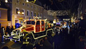 Weihnachtsmarkt 2022 in der Strausberger Altstadt Feuerwehrparade