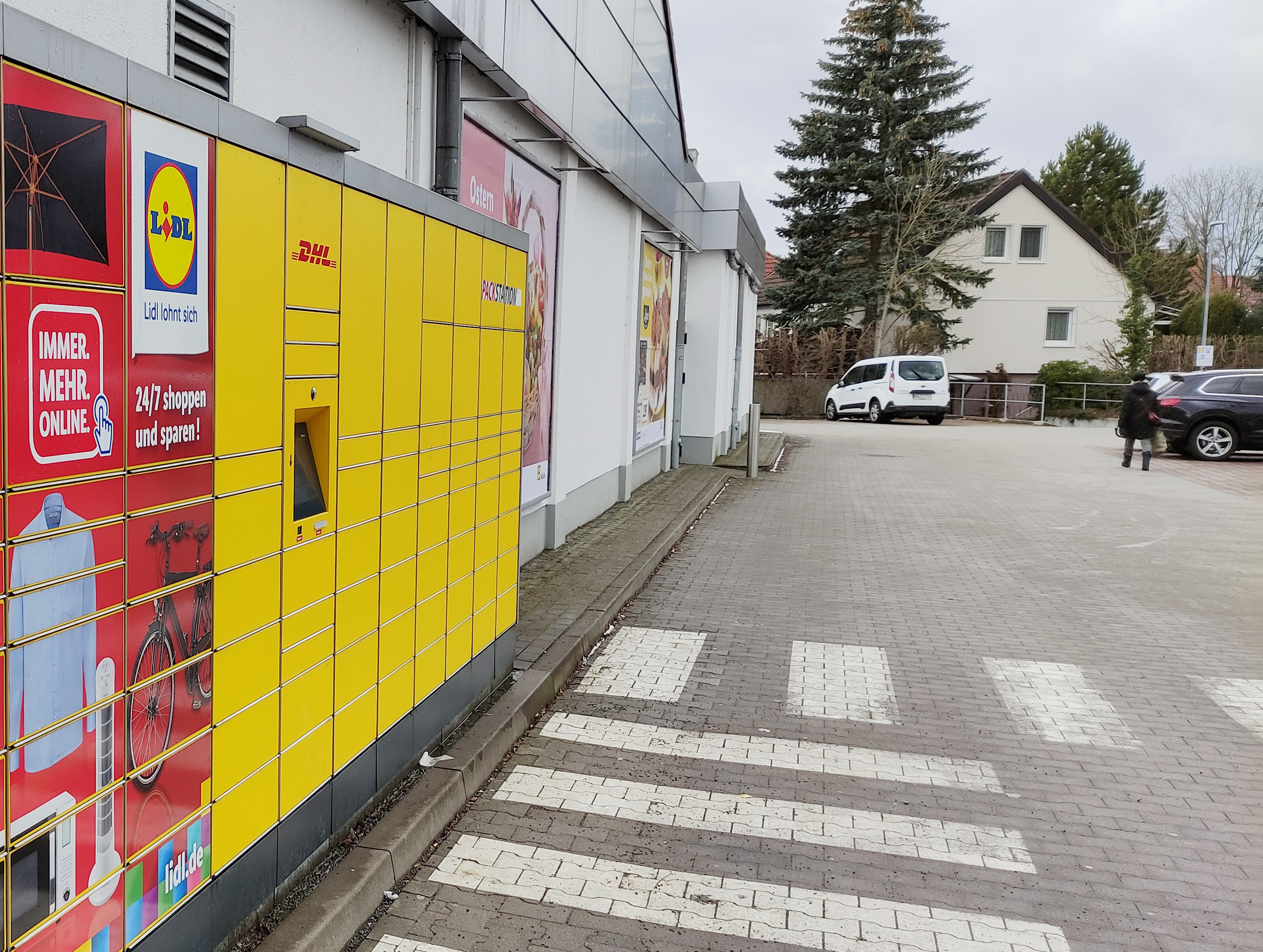 Packstation der Deutschen Post/DHL in der Berliner Straße bei Lidl. Sie soll erweitert werden